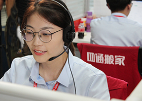 搬家咨詢師提供24小時(shí)咨詢服務(wù)